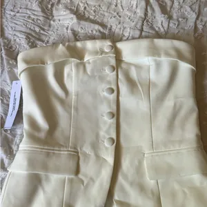 Princess Polly NWT size 6 Cream Strapless Satin Top buttons NEVER WORN thumbnail 3