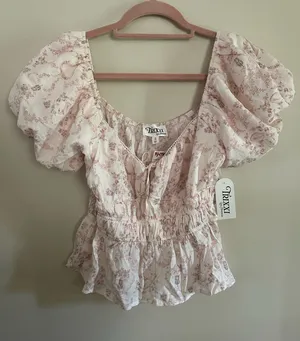 TJ Maxx Floral blouse thumbnail 1