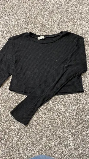  ROMWE Black Round Neck Long Sleeve Fitted Crop Top thumbnail 3