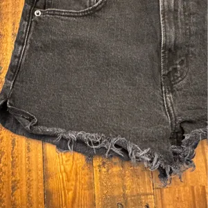 ABERCROMBIE Mom Hi Rise Shorts‎ thumbnail 4