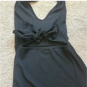 PrettyLittleThing Black Halter Mini Dress thumbnail 3