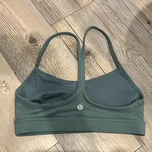 Women’s Lululemon Flow Y Bra Size 6 thumbnail 4