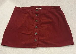 Elegant Red Button-Down Mini Skirt thumbnail 1
