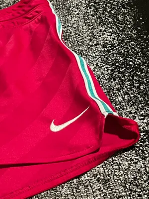 Womens medium Nike Shorts thumbnail 4