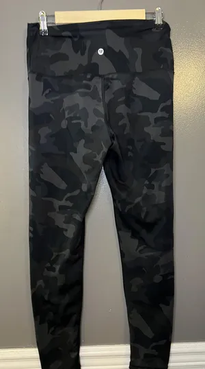 Lululemon Leggings Womens Medium Black Camo High Rise Ankle Yoga Pants Athletic thumbnail 1