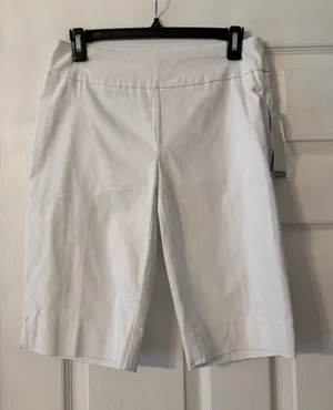 new directions White Bermuda Shorts Mid-Length Cut inseam 11” waist 30” size 6 thumbnail 1