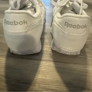 Reebok Classic Women’s 10 White Sneakers thumbnail 3