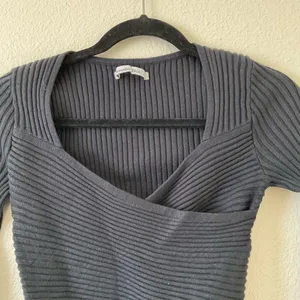 Abercrombie luxloft wrap sweater size medium black thumbnail 4