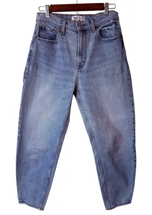 Abercrombie & Fitch The 80s Mom High Rise Jeans Light Wash Size 28/6S Distressed thumbnail 1