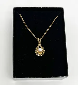 New in Box Ronte of Beverly Hills Filigree Pendant Necklace with Simulated Pearl thumbnail 1