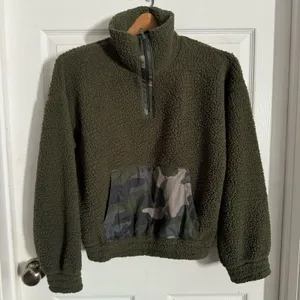 Aerie Fleece Pullover Quarter Zip Sweatshirt Olive Green Camo Womens Size Small thumbnail 12