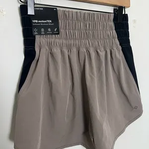 Abercrombie Athletics NWT YPB- Motion Tek Shorts Tan Size XS thumbnail 3