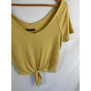 Abercrombie & Fitch Ribbed Slouchy Tie Bottom Crop Top Yellow Size Small thumbnail 2