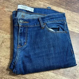 Abercrombie and Fitch straight size 4R Y2K low rise jeans thumbnail 3