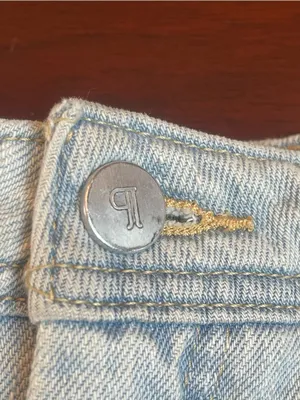 Pilcro Modern High-Waisted Baggy Barrel Jeans in Light Wash Denim Size 32 thumbnail 8