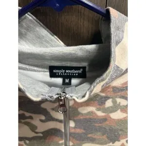 Simply Southern Long Sleeve Gray Camo T-Shirt /‎ Top Sequence - Size M thumbnail 4