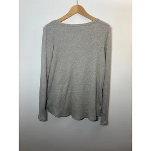 American Eagle Ribbed Soft V-Neck Long Sleeve Top Size Medium thumbnail 2