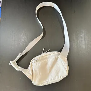 LULULEMON Everywhere Belt Bag White Opal thumbnail 4
