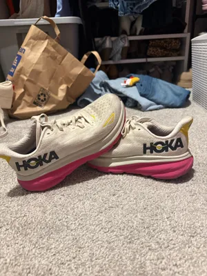 HOKA Women's Clifton 9 in eggnog / blanc de blanc Running Shoes size 6.5 thumbnail 5