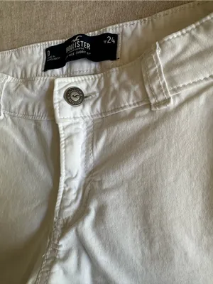 White Hollister Low-Rise Shorts 3” thumbnail 3