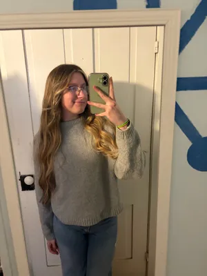old navy gray sweater  thumbnail 3