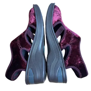 Bzees Drama Women's Velvet Wedge Sandals Burgundy Size 10W thumbnail 5