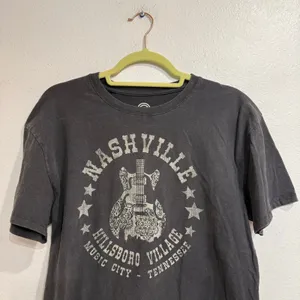 Social Culture Gray Nashville Hillsboro Village Guitar Graphic Tee Sz M thumbnail 3