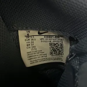 Nike Air Force 1 thumbnail 3