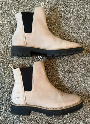 Toms Women’s Shoes thumbnail 1