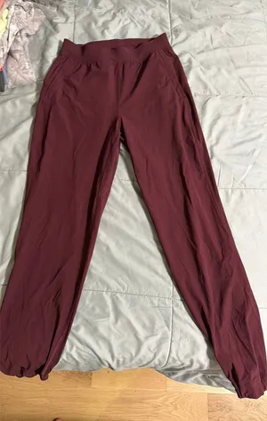 Lululemon maroon joggers thumbnail 1