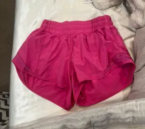 Lululemon Hotty Hot Short 2.5” Sonic Pink thumbnail 1