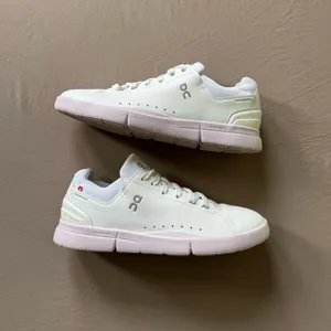 On Running The Roger Advantage Sneakers thumbnail 2