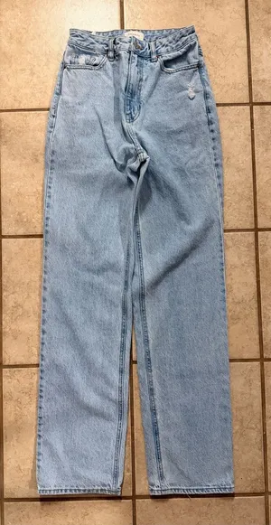 Light Wash High Rise Boyfriend Jeans thumbnail 1