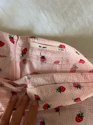 Strawberry pink mini skirt Size M thumbnail 3
