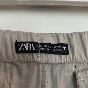 Zara  Light Gray/Tan Cargo Pants thumbnail 4
