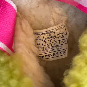 UGG Colorful Cozy Slippers – Women’s Size 10, Bright & Barely Worn thumbnail 8