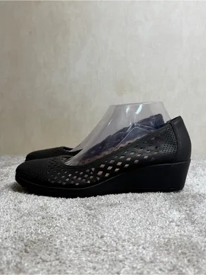 Naturalizer Women’s Brina Laser-Cut Wedges Pump Shoes in Black 9M thumbnail 4