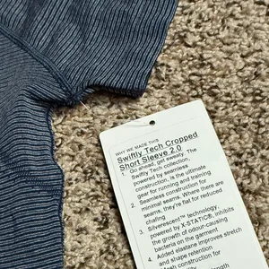 Lululemon Swiftly Tech Cropped Short-Sleeve Shirt 2.0 thumbnail 3