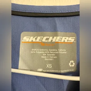 Skechers by Barco Breeze Women's 3-Pocket STRETCH V-Neck‎ Scrub Top Size XS thumbnail 4
