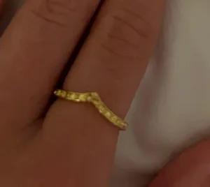 Gold Arrowed ring thumbnail 1