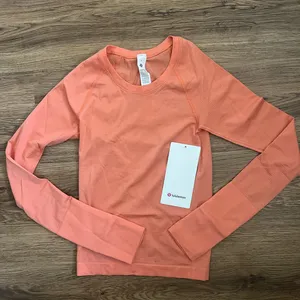 Lululemon Swiftly Tech Long Sleeve Shirt 2.0 Race Length thumbnail 2