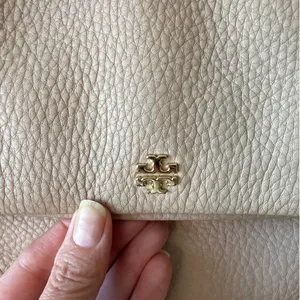 Tory Burch Pebbled Leather Foldover Crossbody‎ Tan Chain Bag thumbnail 7