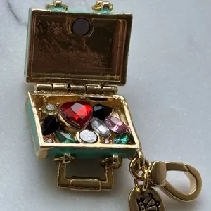 NWOT Juicy couture Gold and Turquoise World Traveller Charm thumbnail 5