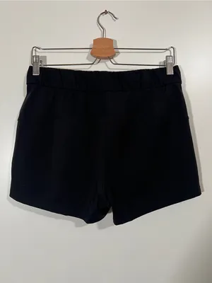 Lululemon On the Fly Shorts 2.5” Size 8 in Black with Pockets thumbnail 4