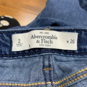 Abercrombie & Fitch Distressed Denim‎ Jeans Womens 2 Embellished Pockets Skinny thumbnail 6