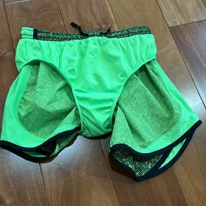 Nike‎ Dri-FIT Tempo Running Shorts Womens Neon Green Black Geometric XS thumbnail 4