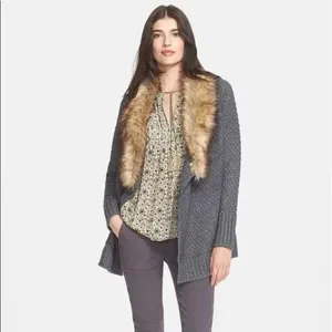 Joie Jamilee Gray Yak Wool Knit Faux Fur Collar Women’s Cárdigan Sweater Small thumbnail 2