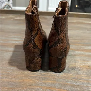 New Clarks Women's Snake‎ Print Ankle Boots – Size 6 thumbnail 5