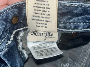 Miss Me Bootcut Straight Leg Floral Crystalized Embroidered Stitched Jeans Sz 27 thumbnail 13