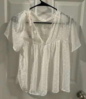 Francesca's White Blouse thumbnail 2